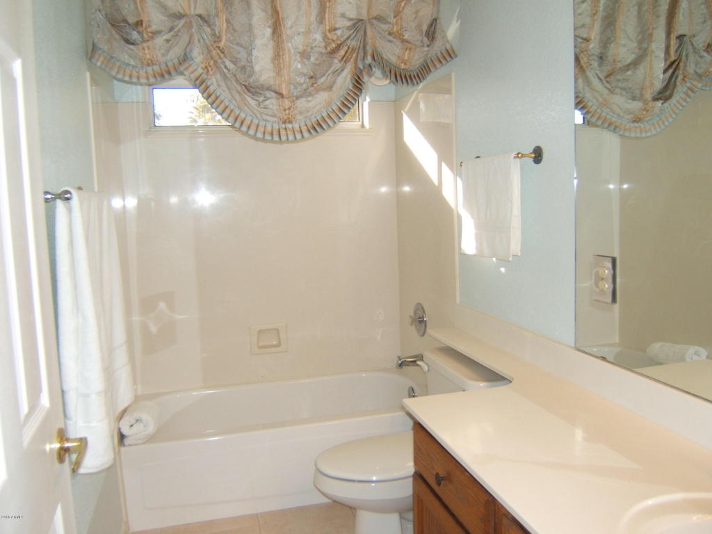 1534 E Beacon Dr, Gilbert, AZ 85234 photo 9
