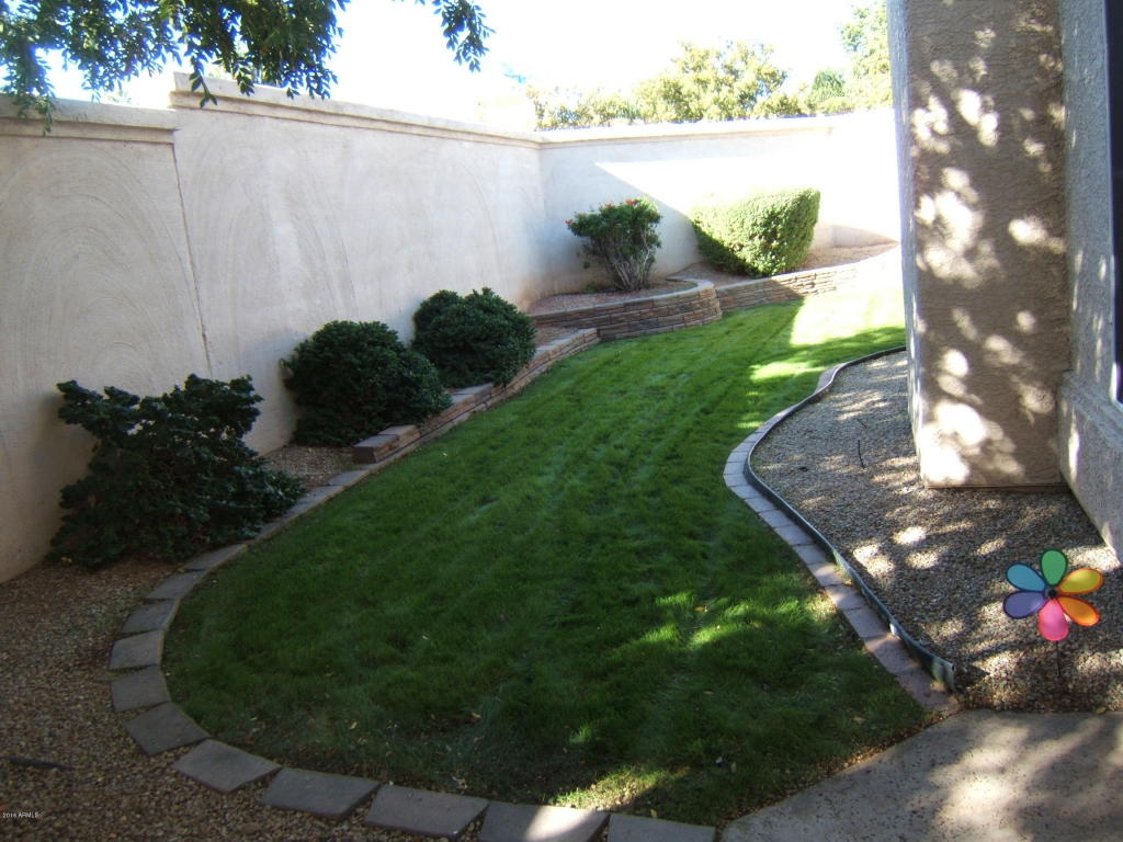 1534 E Beacon Dr, Gilbert, AZ 85234 photo 2