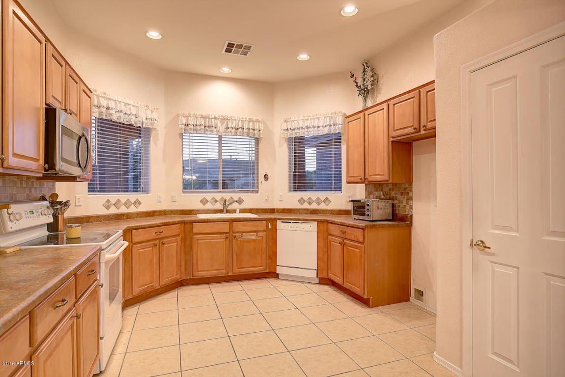 516 E Lydia Ln, Phoenix, AZ 85042 photo 5