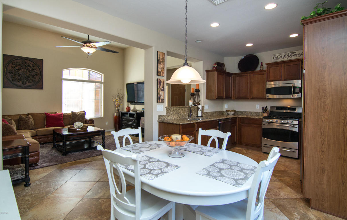 3936 E Cat Balue Dr, Phoenix, AZ 85050 photo 3