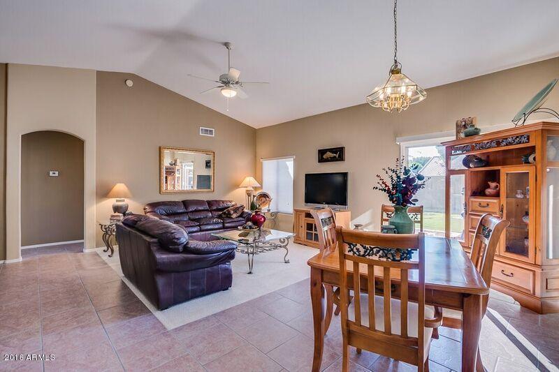 281 W Windsor Dr, Gilbert, AZ 85233 photo 3