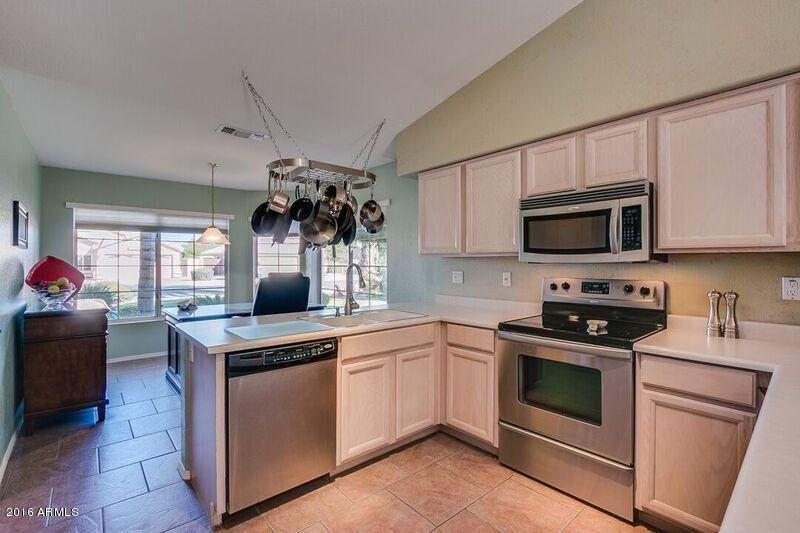 281 W Windsor Dr, Gilbert, AZ 85233 photo 4