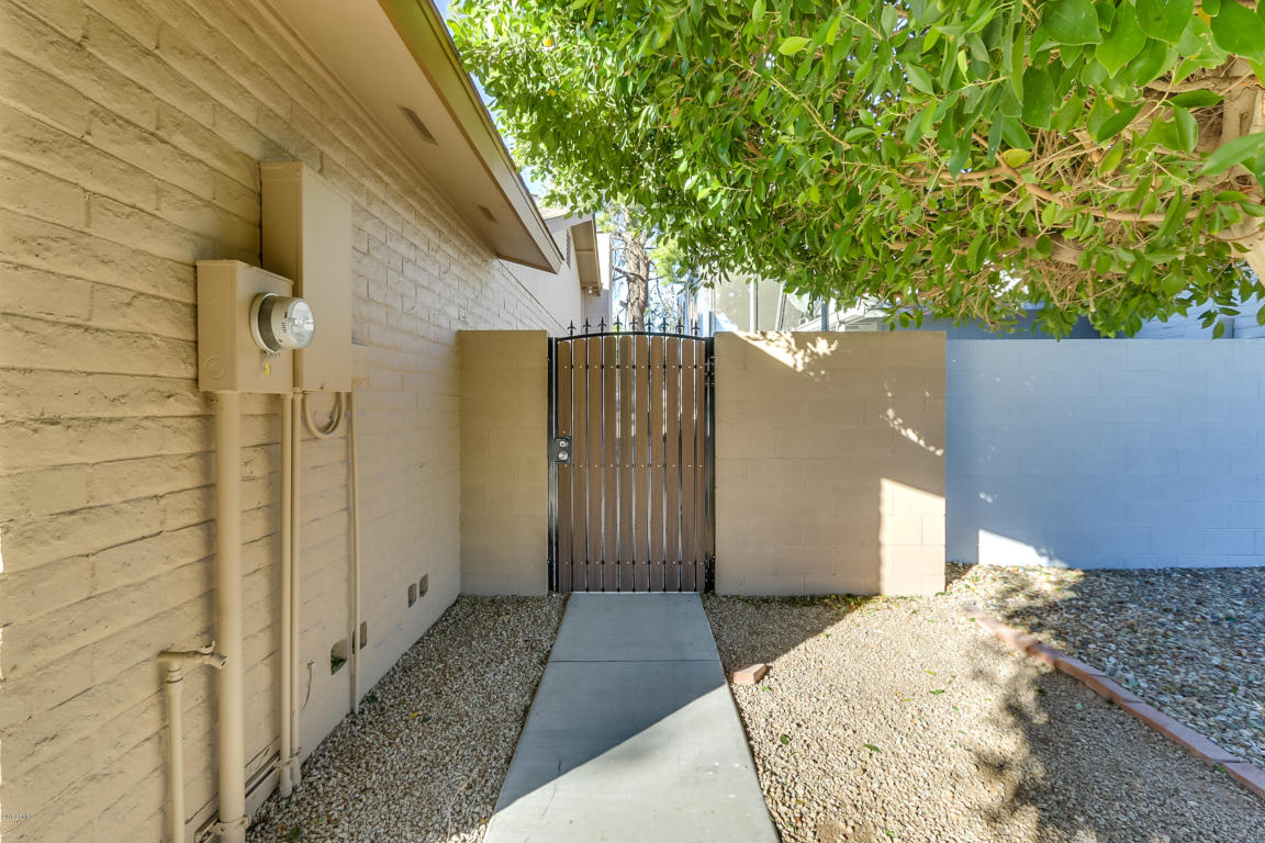 236 E Chilton Dr, Tempe, AZ 85283 photo 3