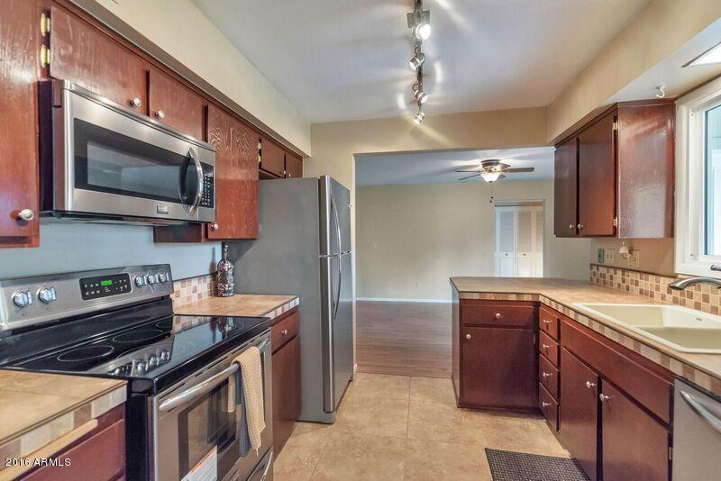 930 E Manhatton Dr, Tempe, AZ 85282 photo 10