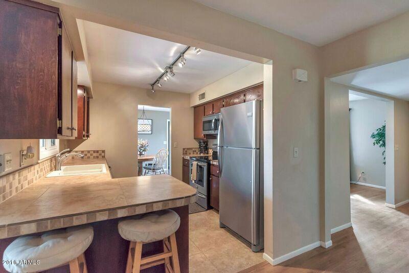 930 E Manhatton Dr, Tempe, AZ 85282 photo 9