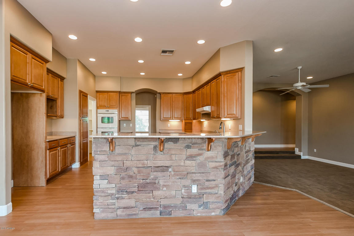 18110 E Sunnybrook Ln, Gilbert, AZ 85298 photo 3