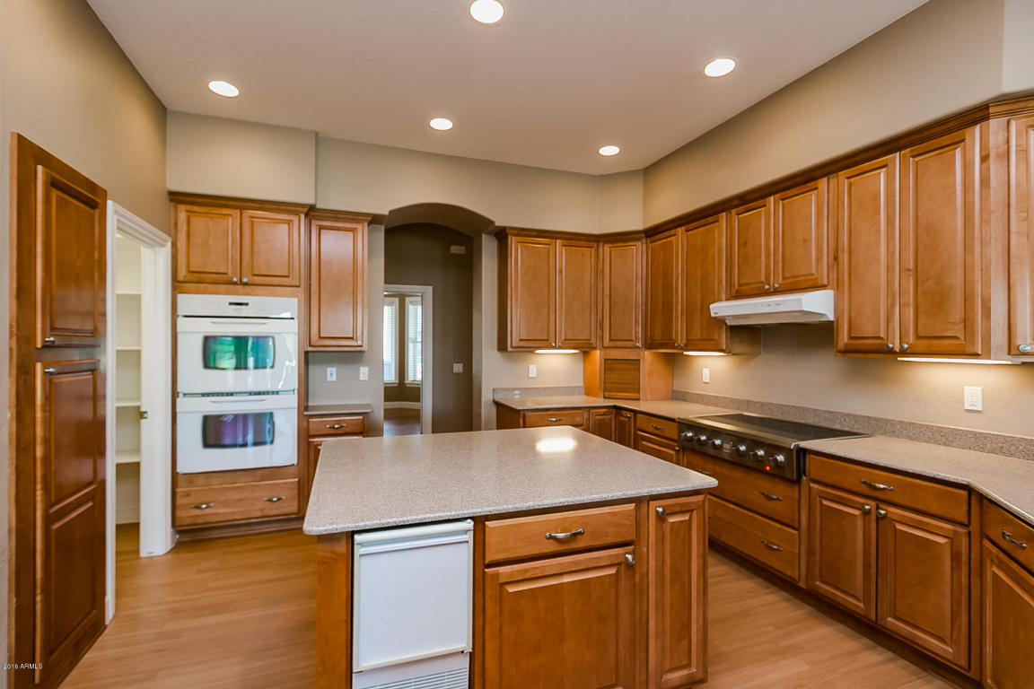 18110 E Sunnybrook Ln, Gilbert, AZ 85298 photo 2