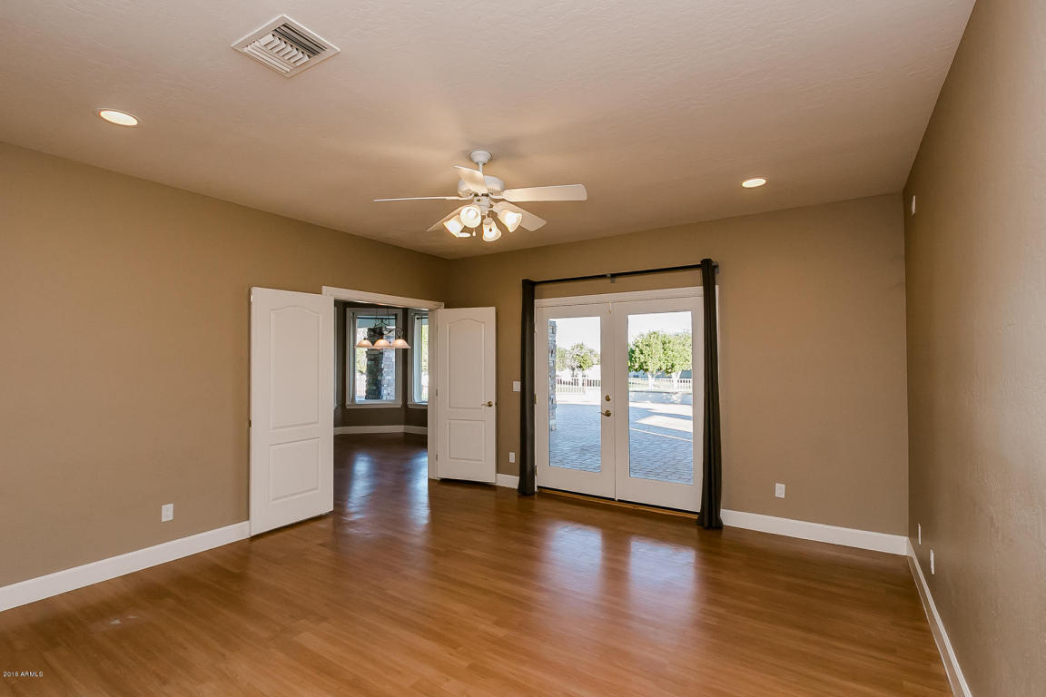 18110 E Sunnybrook Ln, Gilbert, AZ 85298 photo 11