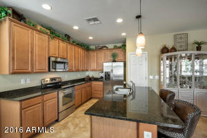 968 E Drexel Dr, Gilbert, AZ 85297 photo 5