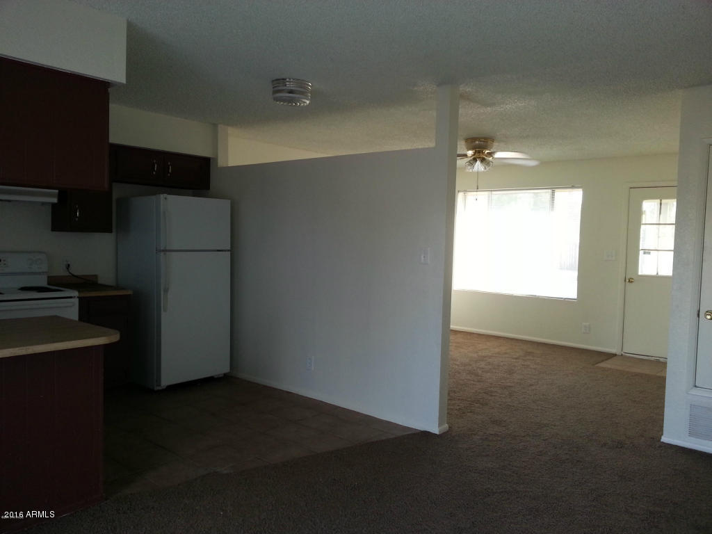 302 W Behrend Dr, Phoenix, AZ 85027 photo 5