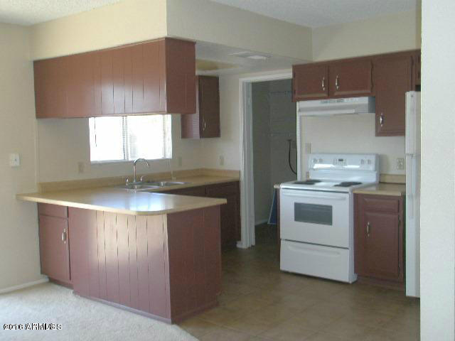 302 W Behrend Dr, Phoenix, AZ 85027 photo 6