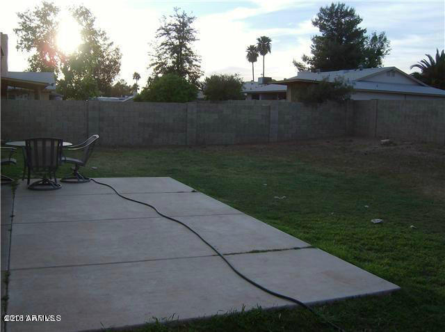 302 W Behrend Dr, Phoenix, AZ 85027 photo 2