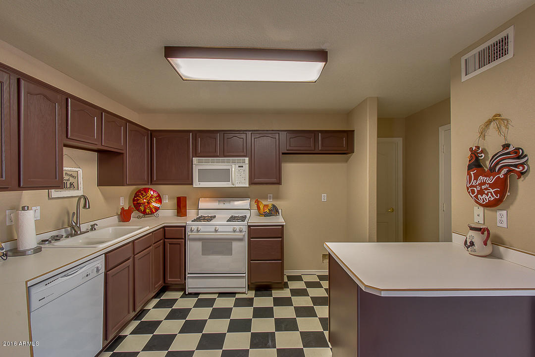 100 W Smoke Tree Rd, Gilbert, AZ 85233 photo 11