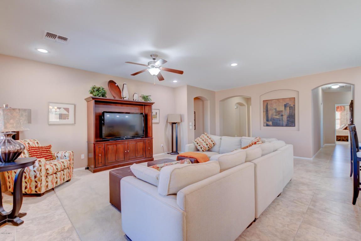 2956 E Santa Fe Ln, Gilbert, AZ 85297 photo 15