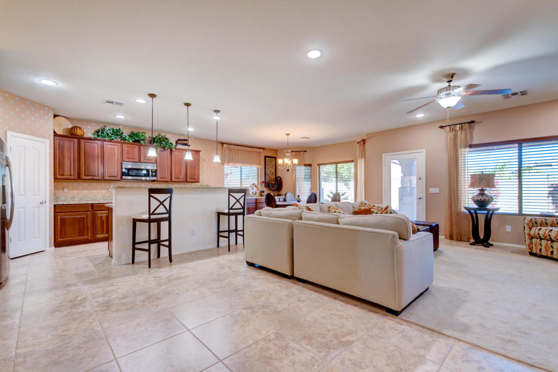 2956 E Santa Fe Ln, Gilbert, AZ 85297 photo 13
