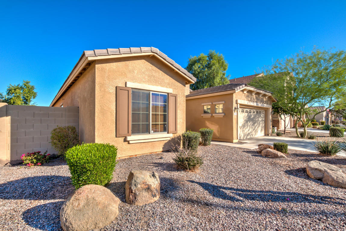 2956 E Santa Fe Ln, Gilbert, AZ 85297 photo 2