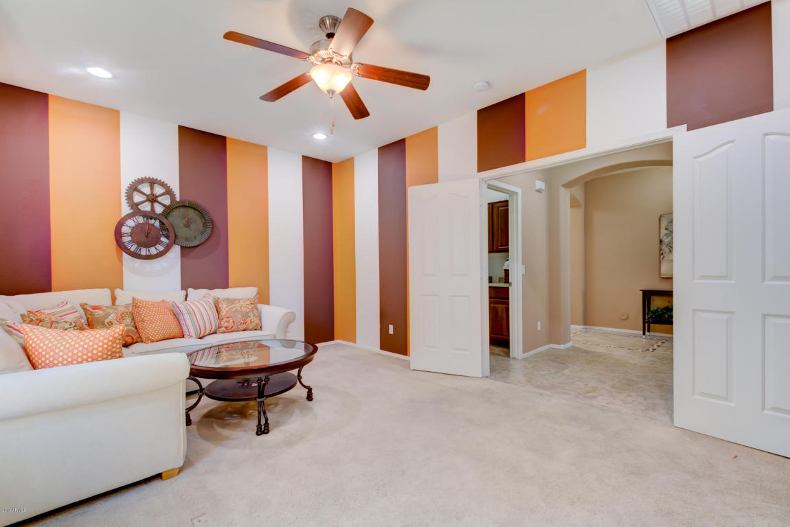 2956 E Santa Fe Ln, Gilbert, AZ 85297 photo 10