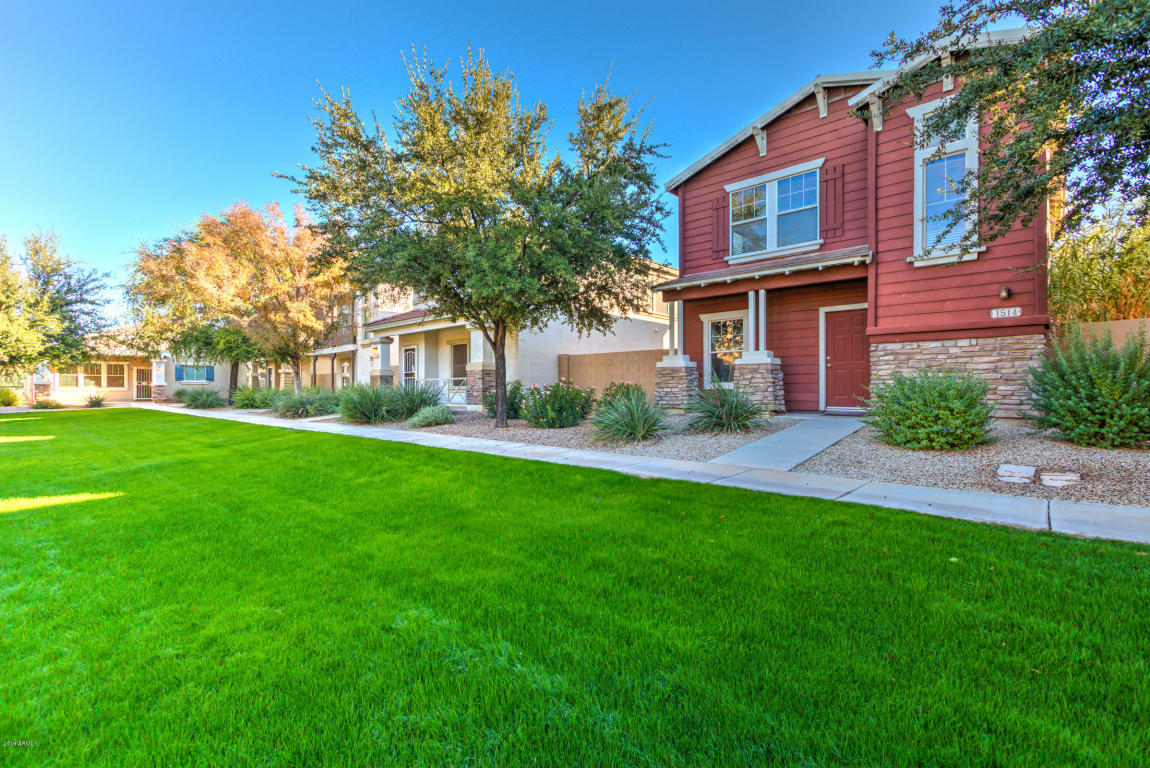 1514 S Roadrunner Dr, Gilbert, AZ 85296 photo 1