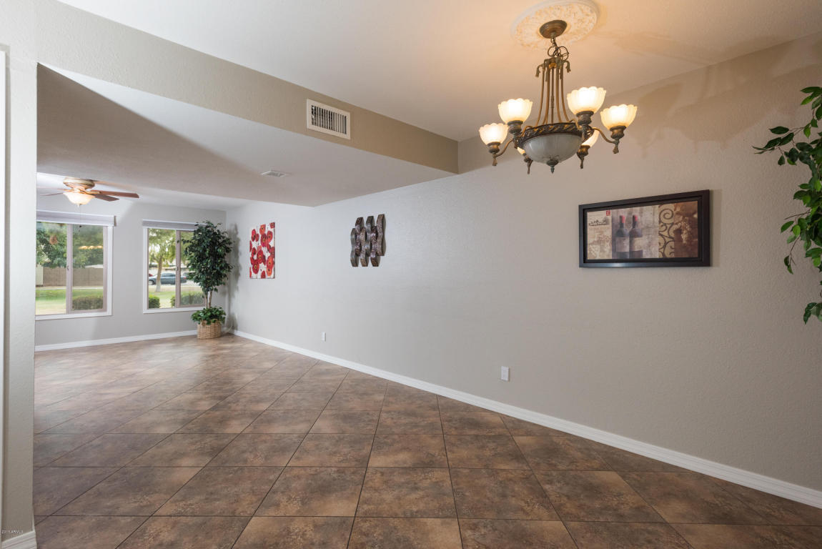 729 E Vaughn Dr, Tempe, AZ 85283 photo 5
