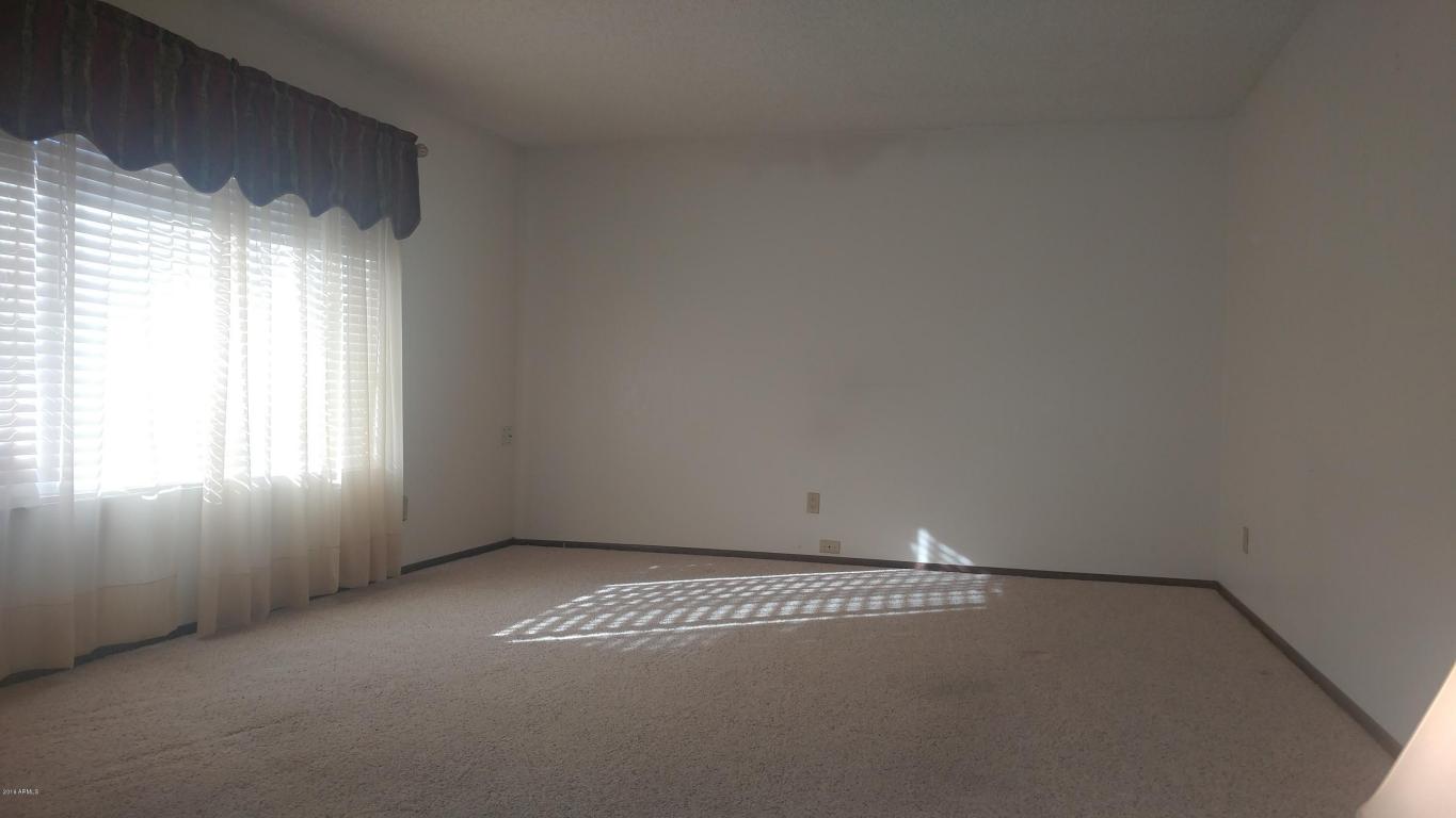 8008 W Heatherbrae Dr, Phoenix, AZ 85033 photo 4
