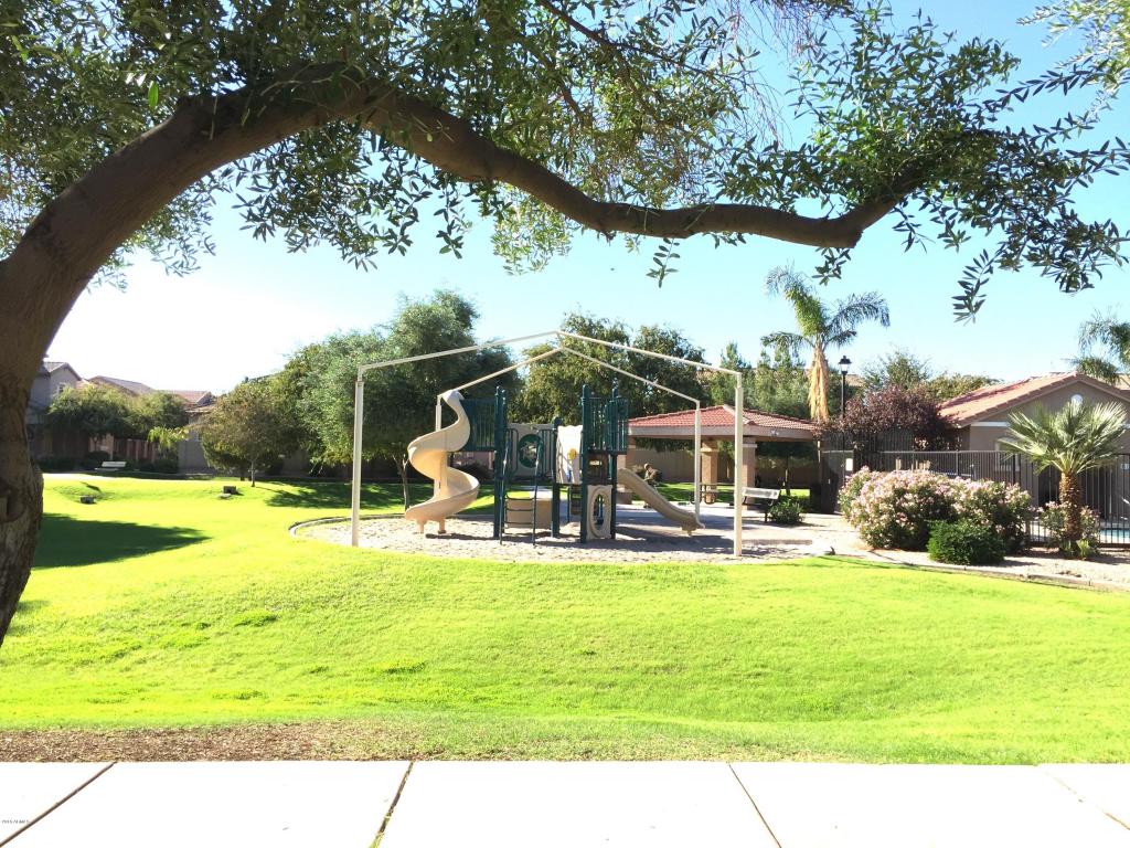 1901 Emily --, Gilbert, AZ 85295 photo 12
