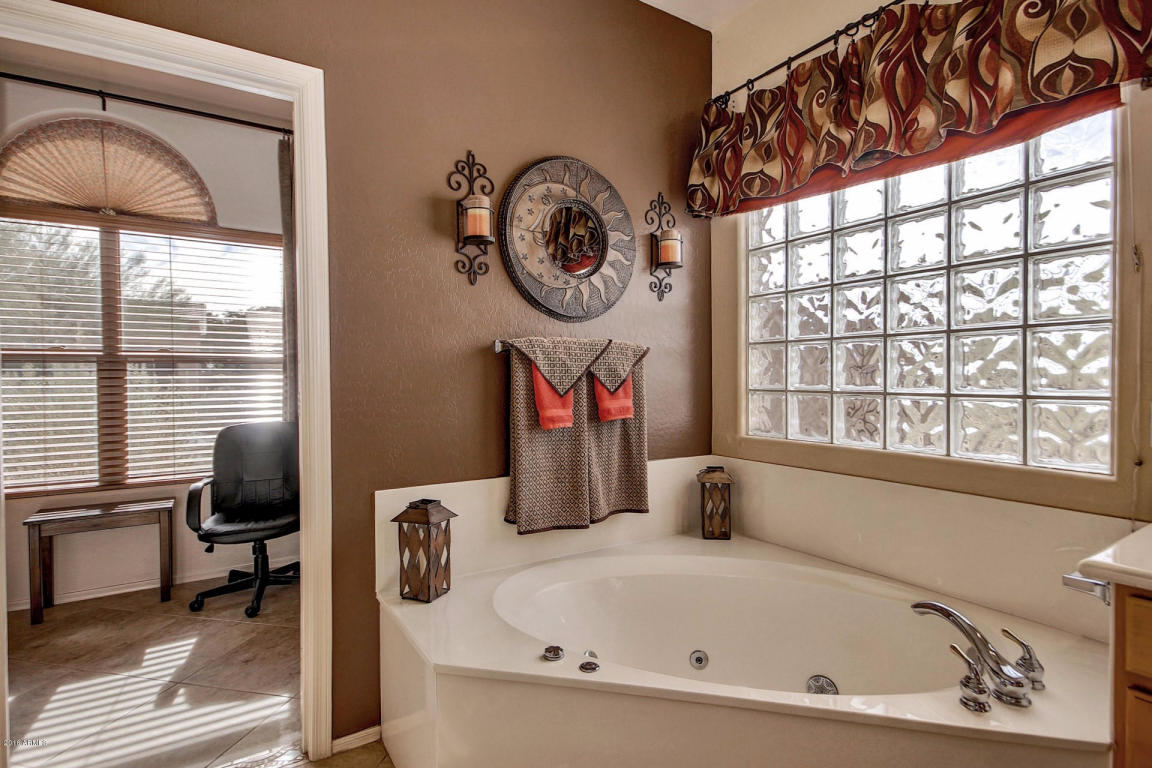 9524 E Knoll Cir, Mesa, AZ 85207 photo 21