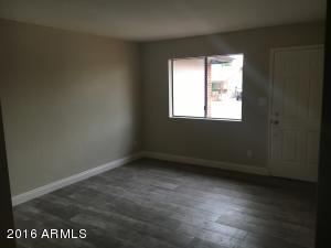 957 S 34th St, Mesa, AZ 85204 photo 3