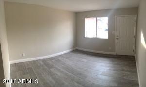 957 S 34th St, Mesa, AZ 85204 photo 2