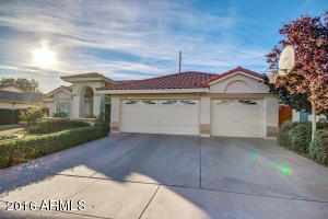 2033 E Marquette Dr, Gilbert, AZ 85234 photo 2