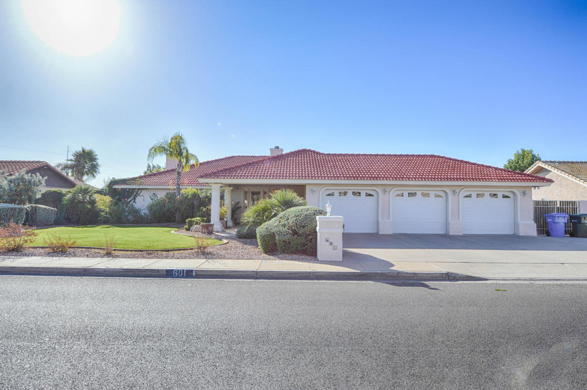 601 E Paradise Ln, Phoenix, AZ 85022 photo 1