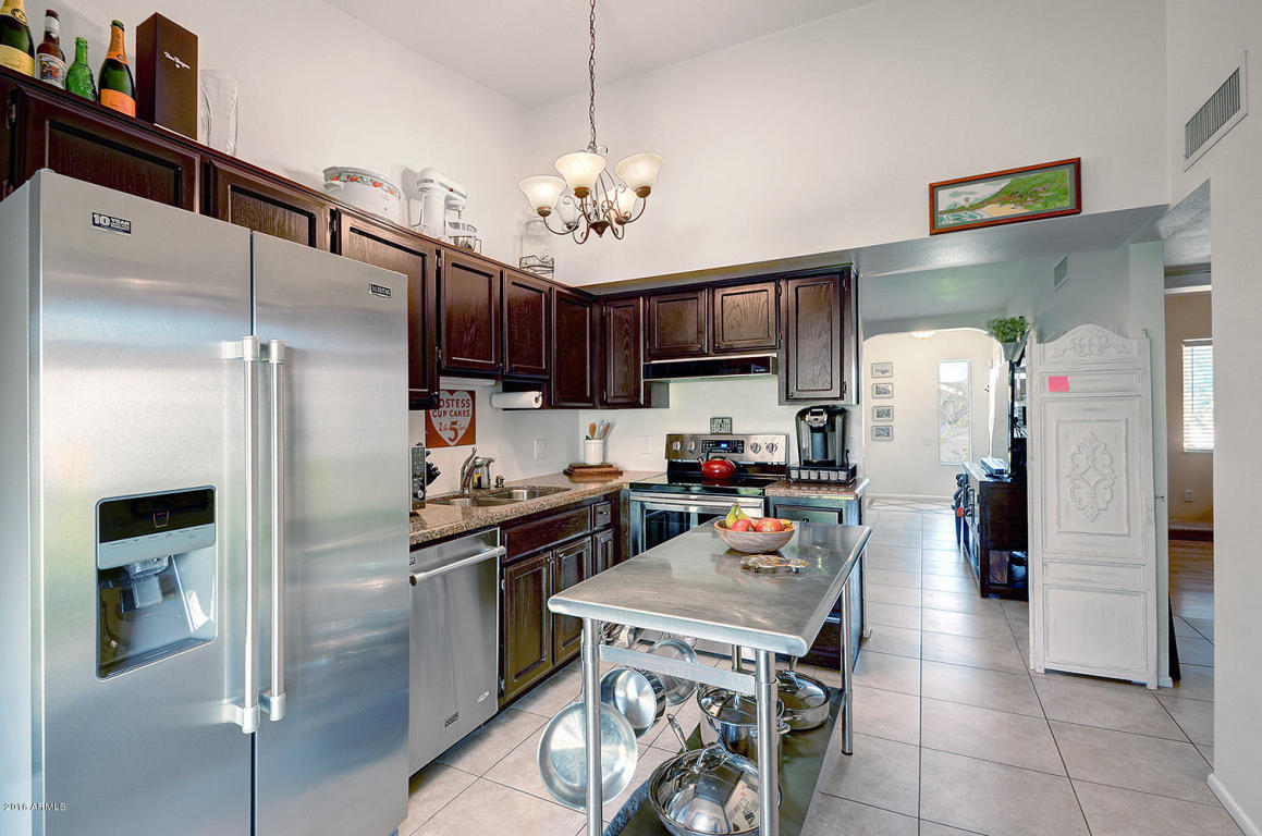 318 E Sequoia Dr, Phoenix, AZ 85024 photo 2