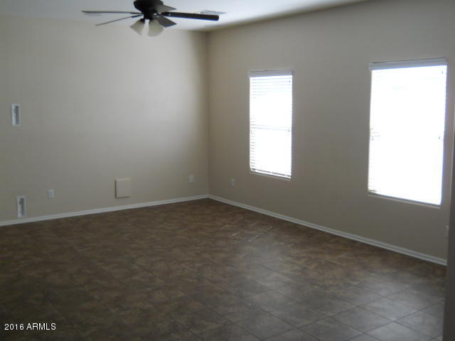 952 S Hawk Ln, Gilbert, AZ 85296 photo 5