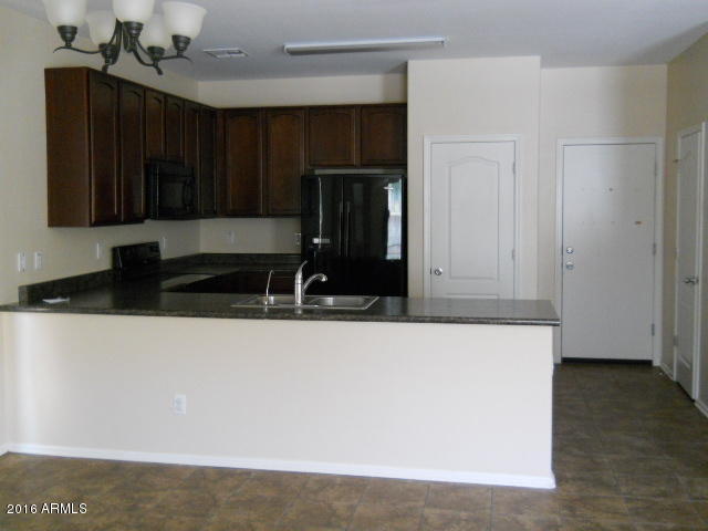 952 S Hawk Ln, Gilbert, AZ 85296 photo 7