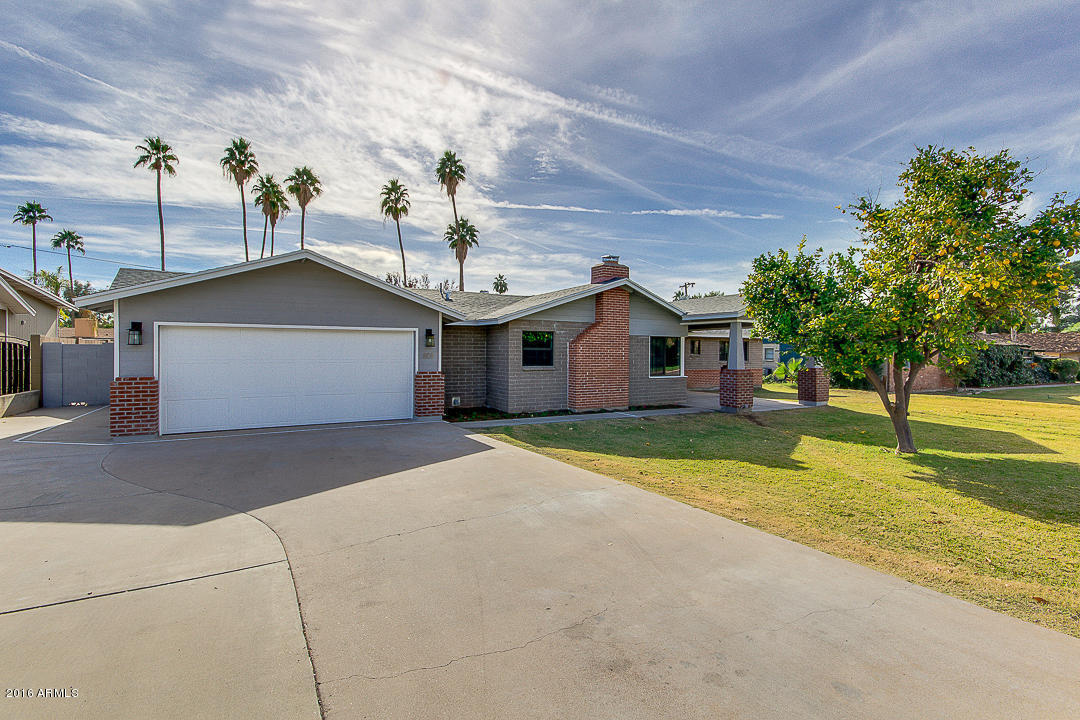 801 E Desert Park Ln, Phoenix, AZ 85020 photo 1