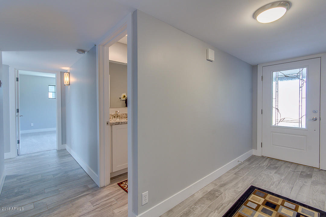 801 E Desert Park Ln, Phoenix, AZ 85020 photo 8