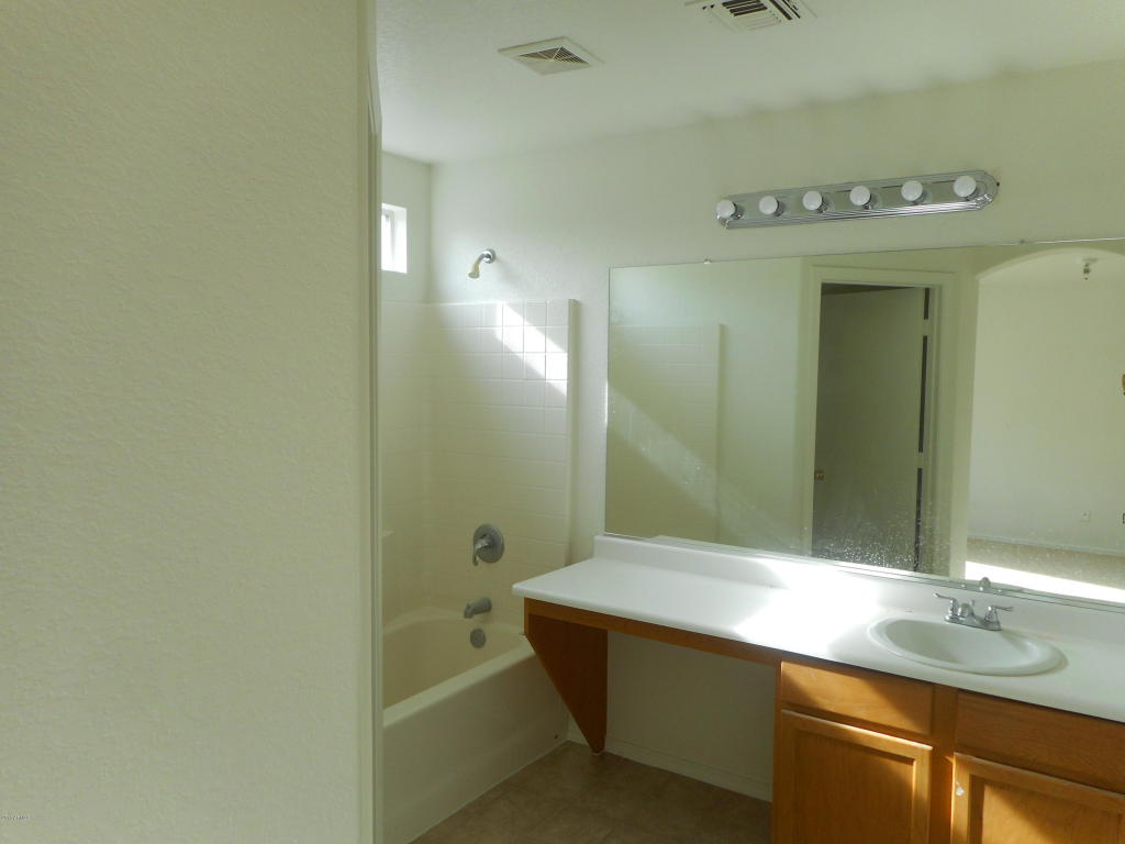 1209 E Grenadine Rd, Phoenix, AZ 85040 photo 11