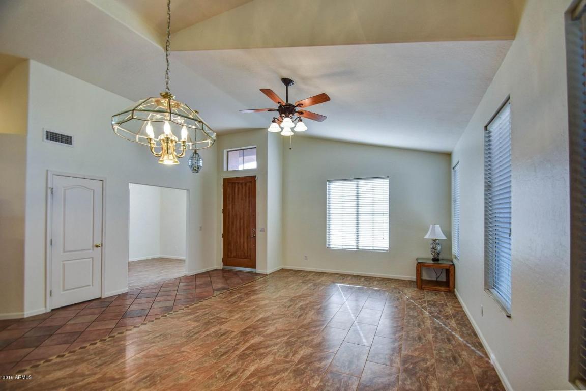 118 E Mesquite Ct, Gilbert, AZ 85296 photo 4