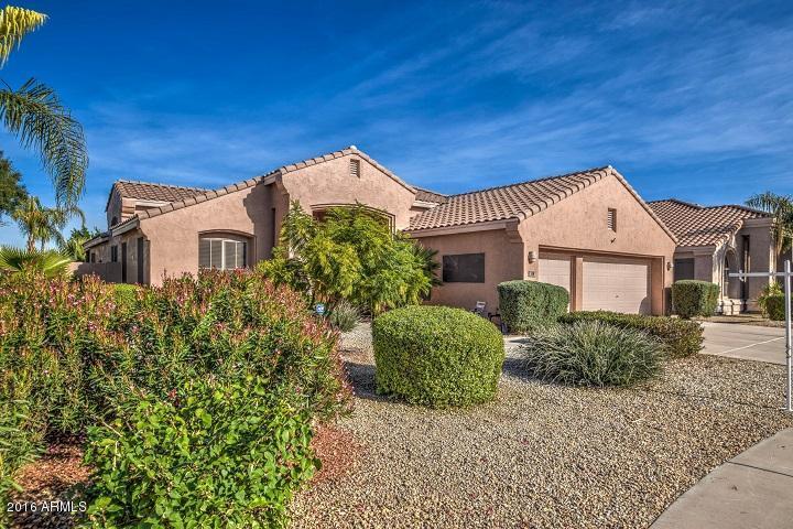 118 E Mesquite Ct, Gilbert, AZ 85296 photo 3