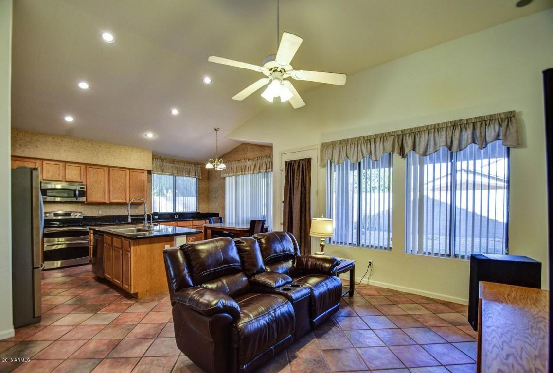 118 E Mesquite Ct, Gilbert, AZ 85296 photo 9