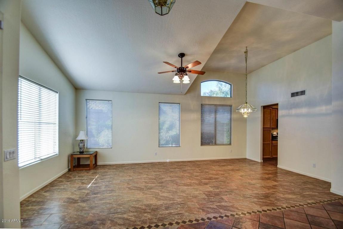 118 E Mesquite Ct, Gilbert, AZ 85296 photo 5