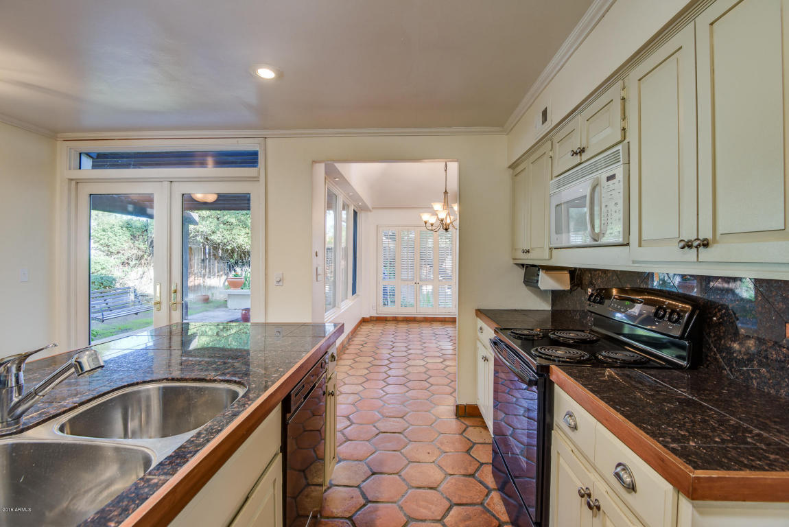7035 N Barbados Pl, Phoenix, AZ 85021 photo 4