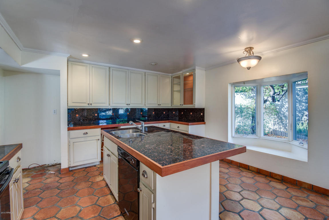 7035 N Barbados Pl, Phoenix, AZ 85021 photo 5