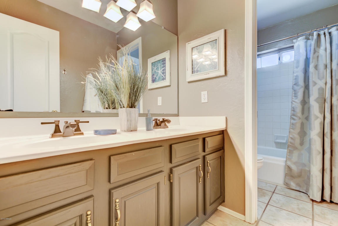 809 S Lagoon Dr, Gilbert, AZ 85233 photo 47