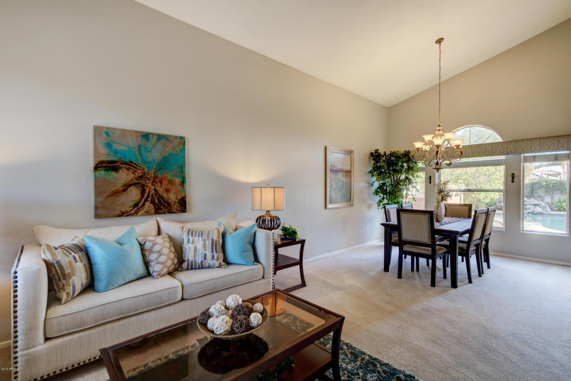 809 S Lagoon Dr, Gilbert, AZ 85233 photo 8