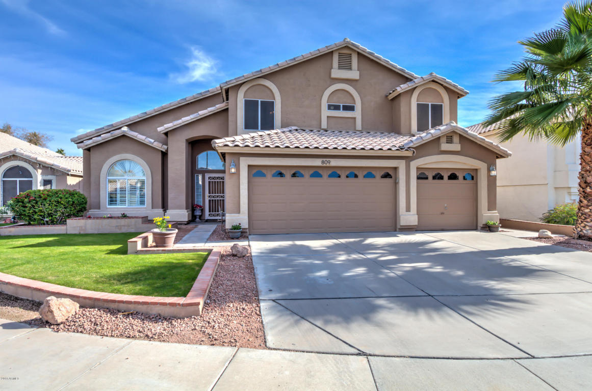 809 S Lagoon Dr, Gilbert, AZ 85233 photo 2