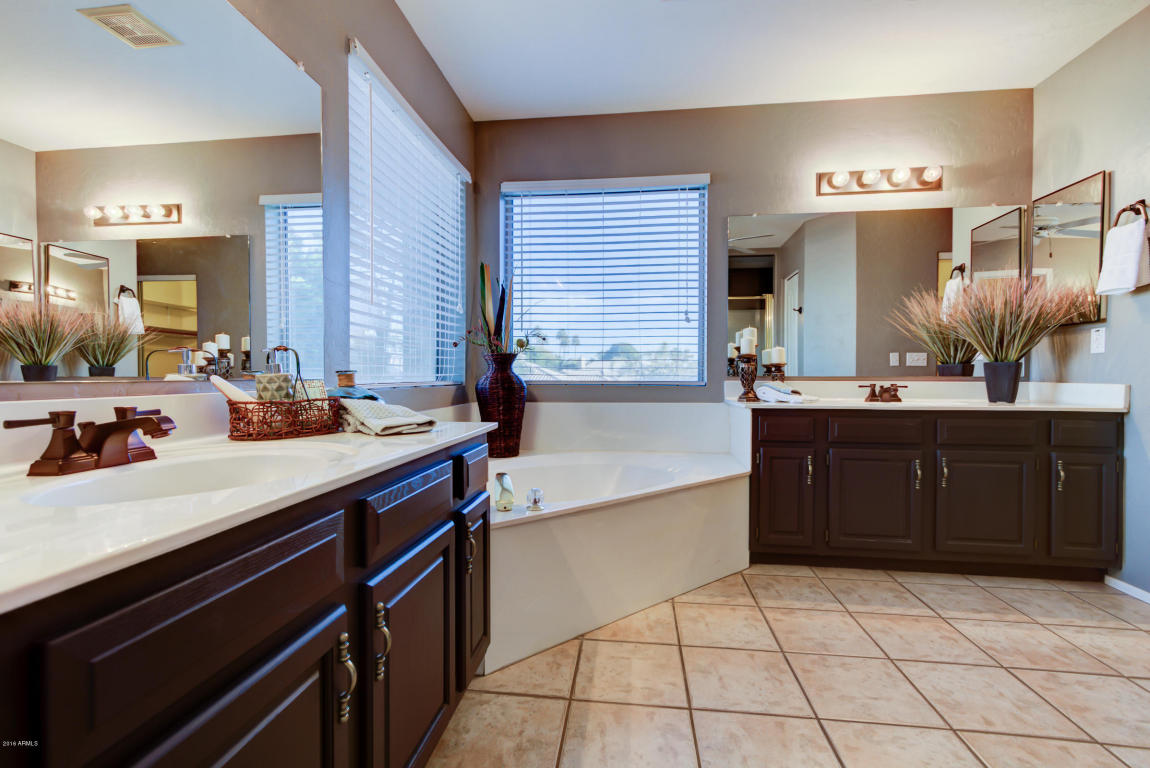 809 S Lagoon Dr, Gilbert, AZ 85233 photo 37