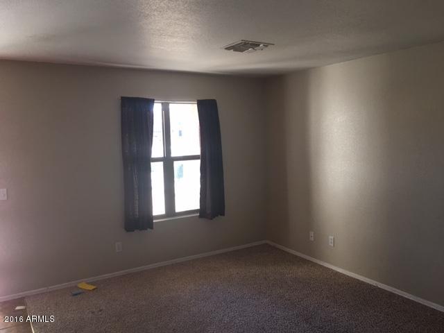 692 S Roca St, Gilbert, AZ 85296 photo 4