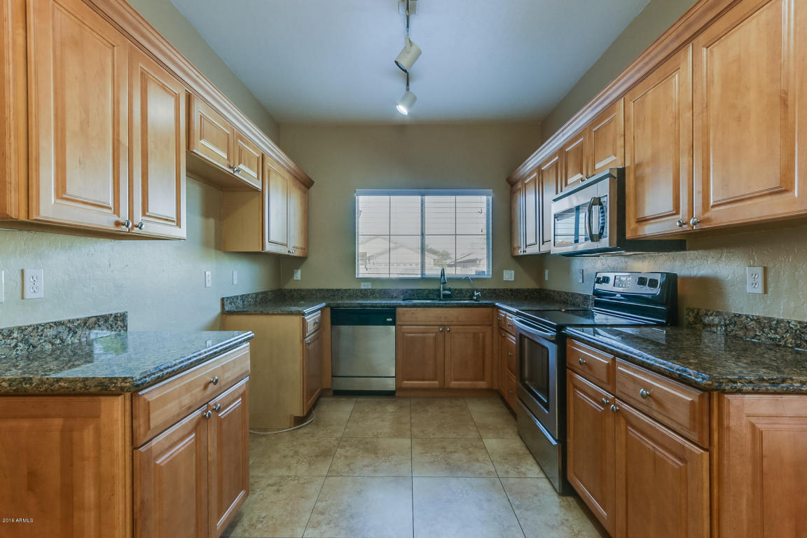 605 E Cantebria Dr, Gilbert, AZ 85296 photo 2
