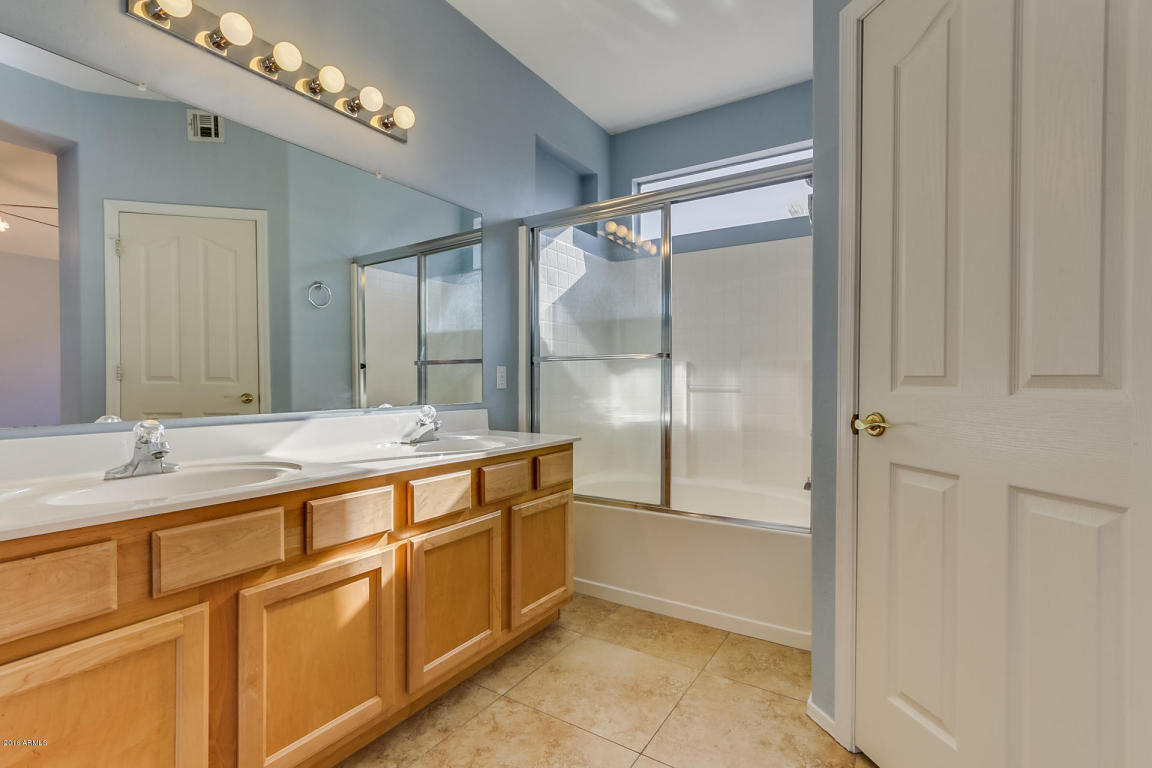 605 E Cantebria Dr, Gilbert, AZ 85296 photo 22