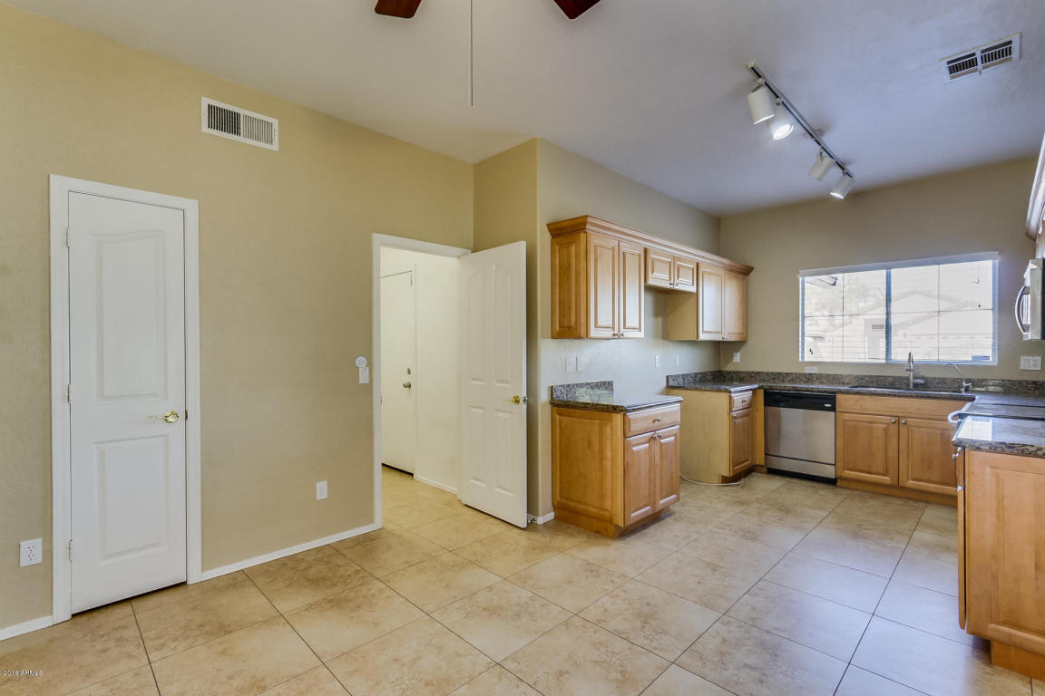 605 E Cantebria Dr, Gilbert, AZ 85296 photo 8